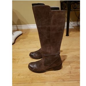 Ugg Ciera tall boots size 9